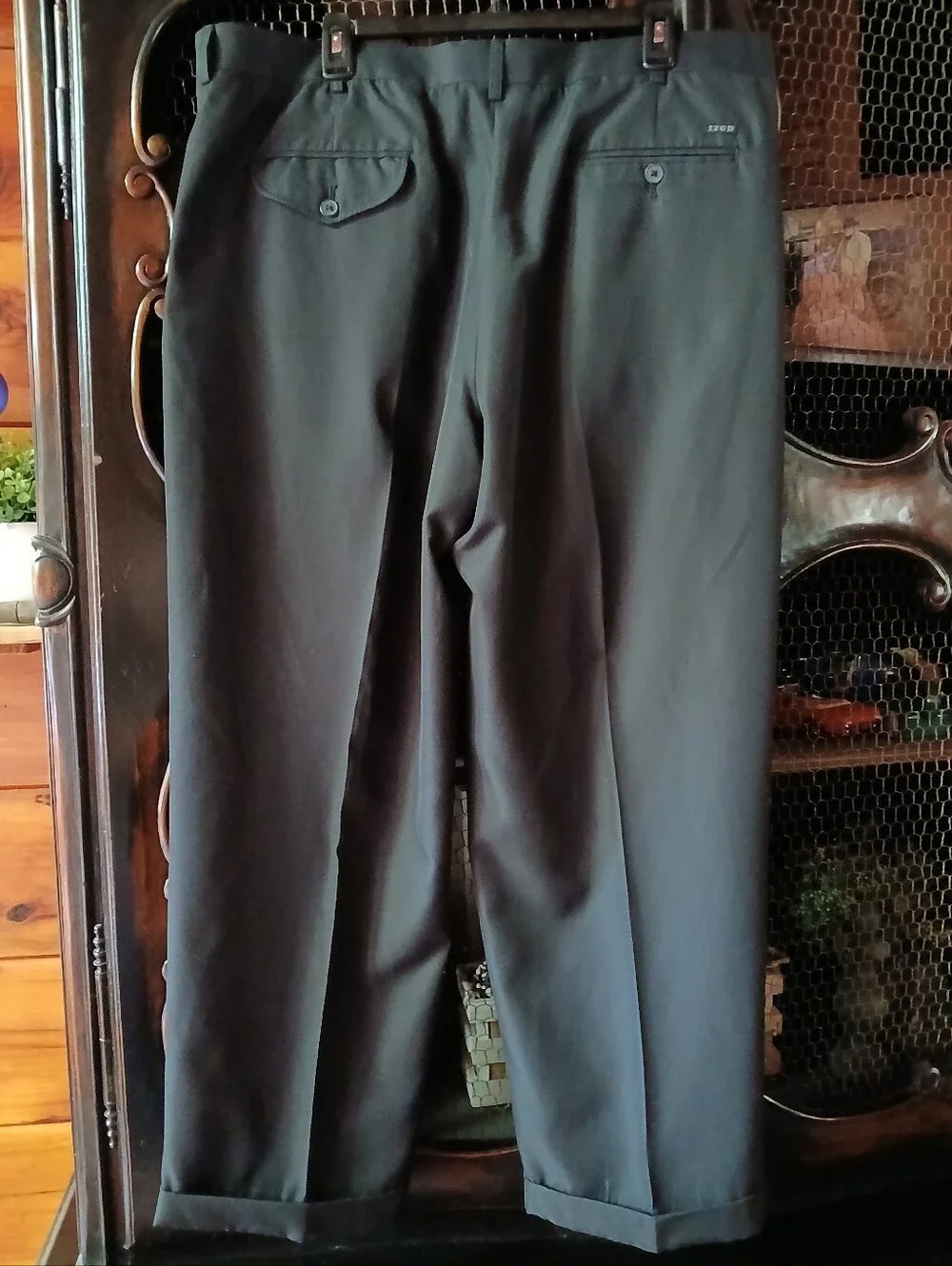 IZOD GOLF Men's Size 40 x 30 Black Dress Pants w/ Pockets, Pleated, Cuffed
